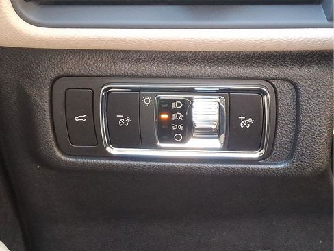 New 2026 Lincoln Corsair Premiere image 17