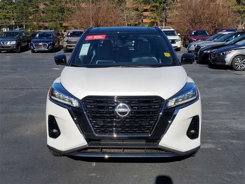 Certified 2024 Nissan Kicks SR w/ SR Premium Package image 8