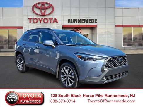 Certified 2024 Toyota Corolla Cross XLE w/ Convenience Package FWD image 1