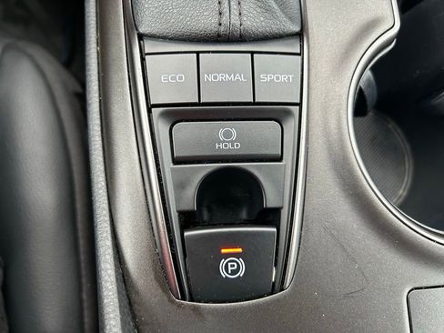 Used 2022 Toyota Camry XSE image 27