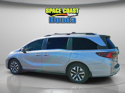 New 2026 Honda Odyssey EX-L image 6