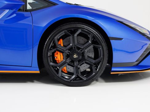 Used 2023 Lamborghini Huracan Tecnica RWD image 14