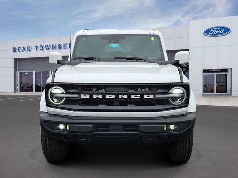New 2025 Ford Bronco Outer Banks image 2