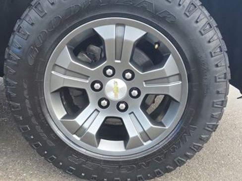 Used 2016 Chevrolet Tahoe LT w/ Luxury Package AWD/4WD image 25