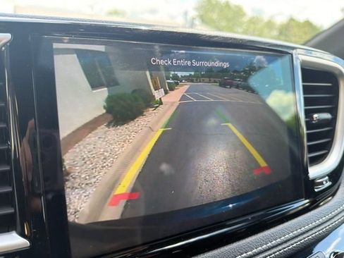 Used 2023 Chrysler Pacifica Touring-L w/ S Appearance Package FWD image 25