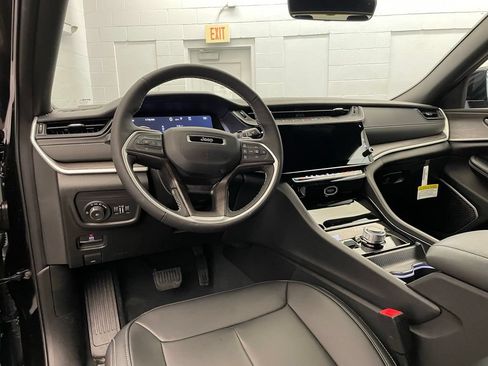 New 2026 Jeep Grand Cherokee L Limited AWD/4WD image 9