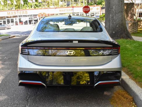 Used 2025 Hyundai Sonata SEL FWD image 8