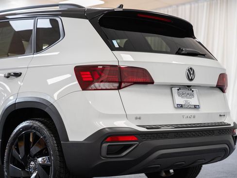 Used 2024 Volkswagen Taos SE AWD/4WD image 6