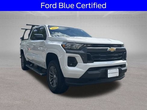 Used 2023 Chevrolet Colorado LT w/ LT Convenience Package AWD/4WD image 2