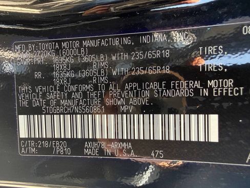 Used 2022 Toyota Highlander XLE AWD/4WD image 45