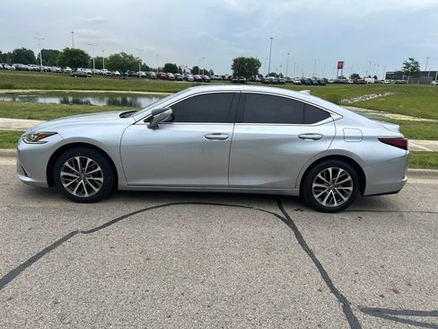 Used 2022 Lexus ES 350 w/ Premium Package FWD image 7