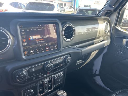 Used 2022 Jeep Wrangler Unlimited Sahara image 63