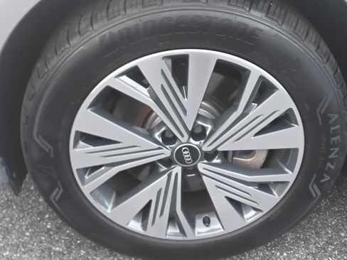 Used 2025 Audi Q4 e-tron Premium image 14