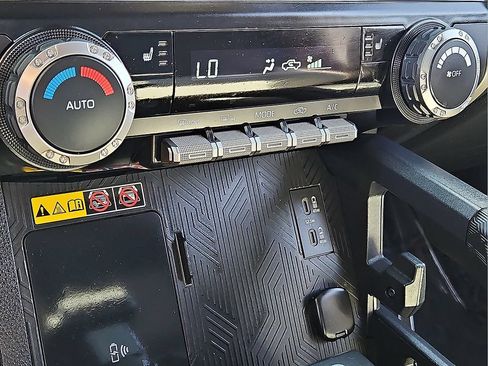 Used 2024 Toyota Tacoma TRD Sport w/ TRD Sport Upgrade Package AWD/4WD image 21