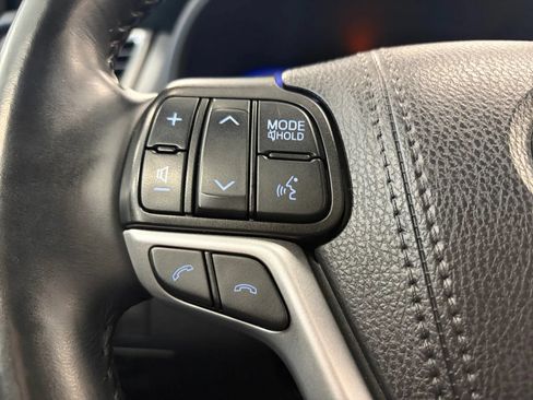 Used 2019 Toyota Highlander XLE AWD/4WD image 31