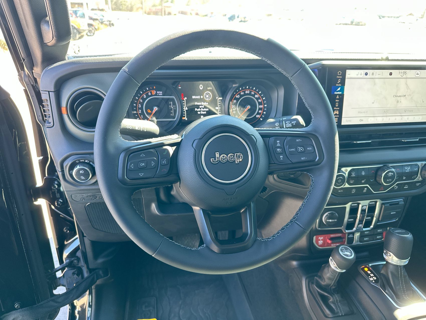 Used 2025 Jeep Gladiator Mojave AWD/4WD image 14