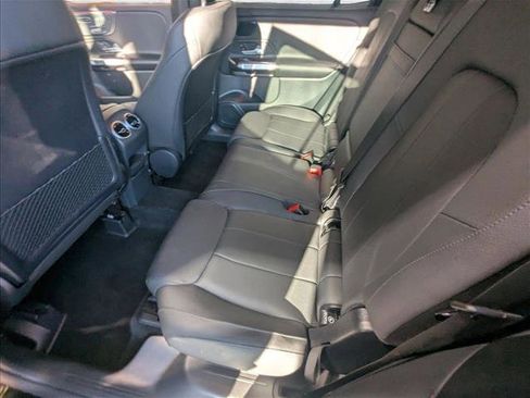Used 2025 Mercedes-Benz GLB 250 image 17