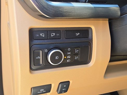 Used 2024 Ford F350 Lariat w/ FX4 Off-Road Package AWD/4WD image 27