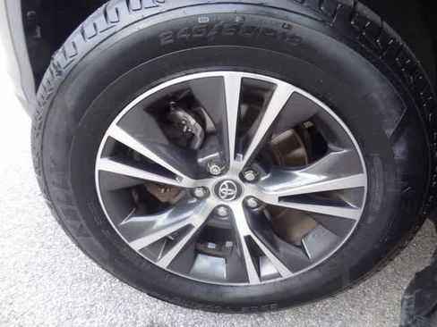 Used 2016 Toyota Highlander XLE w/ Protection Package #3 AWD/4WD image 42
