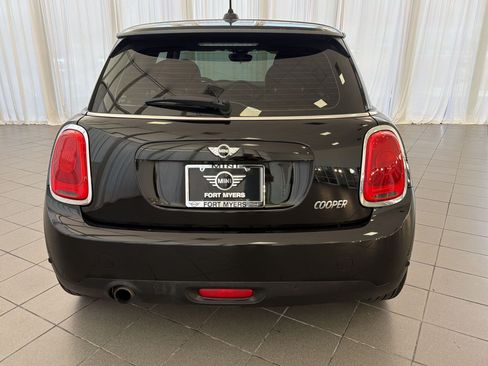 Used 2018 MINI Cooper 2-Door Hardtop FWD image 10