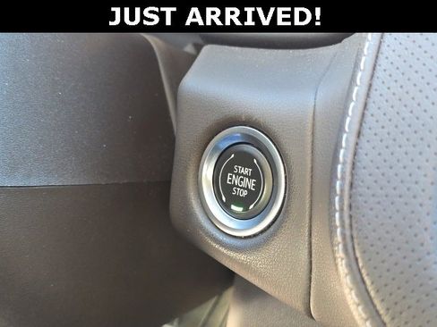 Used 2021 GMC Yukon SLT w/ SLT Luxury Package image 18