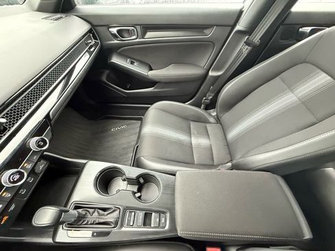 Certified 2025 Honda Civic Sport image 27