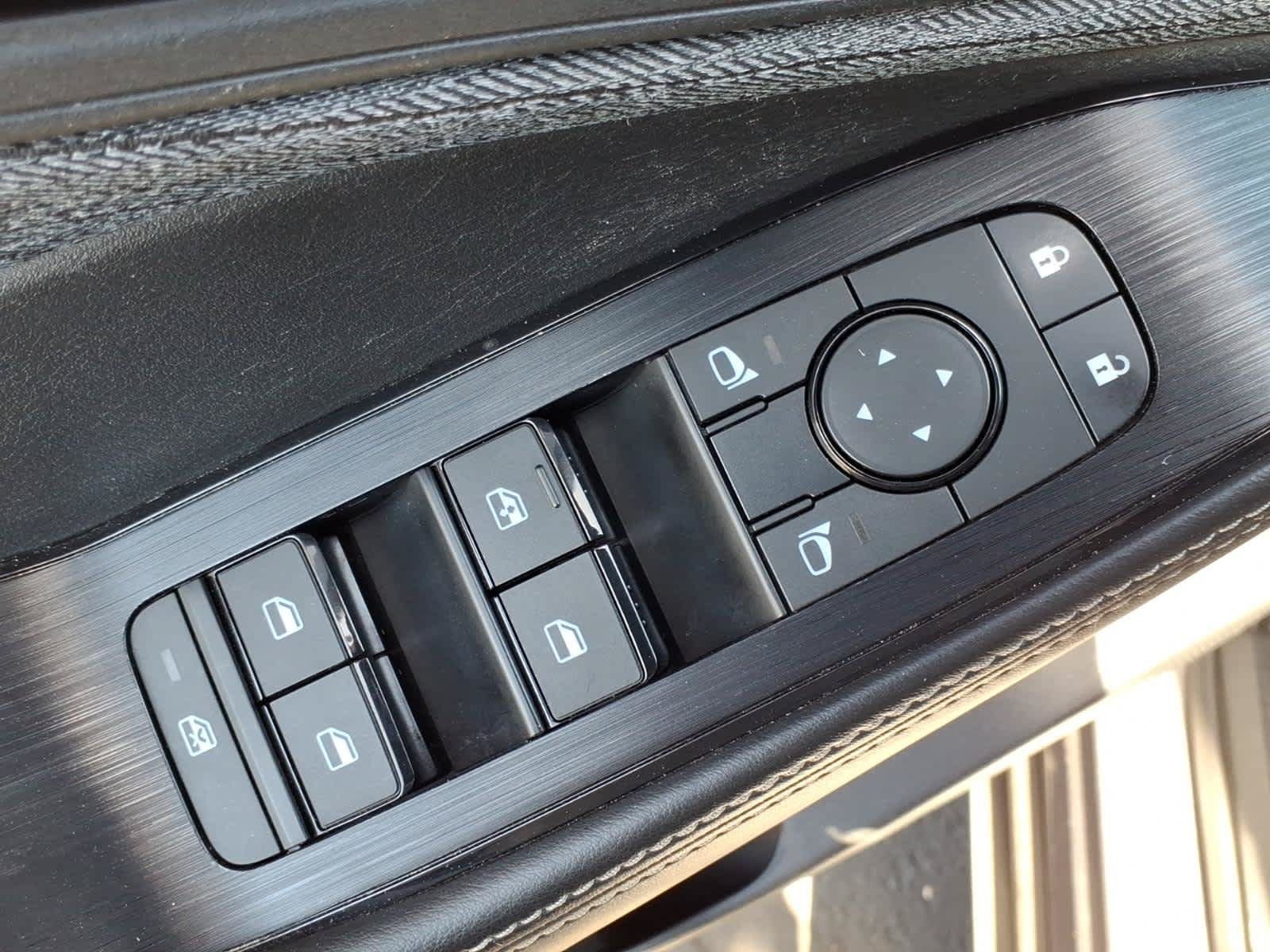 Used 2023 Nissan Rogue SV FWD image 22