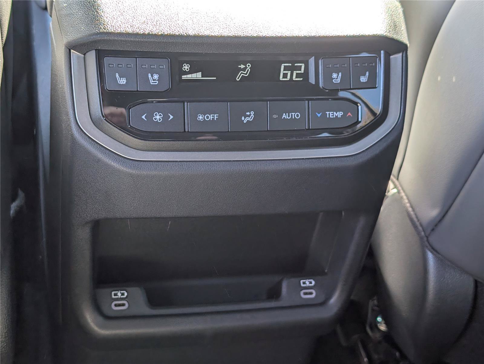 Used 2026 Lexus TX 500h AWD w/ Technology Package image 18