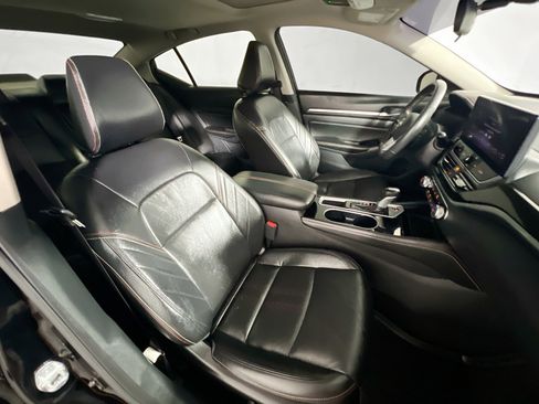 Used 2024 Nissan Altima 2.5 SR w/ SR Premium Package FWD image 31