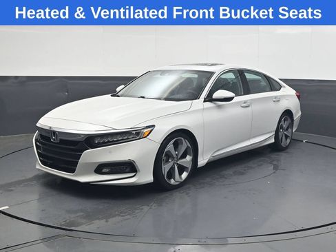 Used 2018 Honda Accord Touring image 8