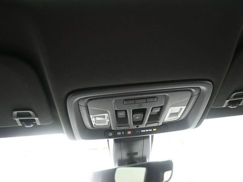 Used 2021 Chevrolet Silverado 1500 High Country w/ Technology Package image 12