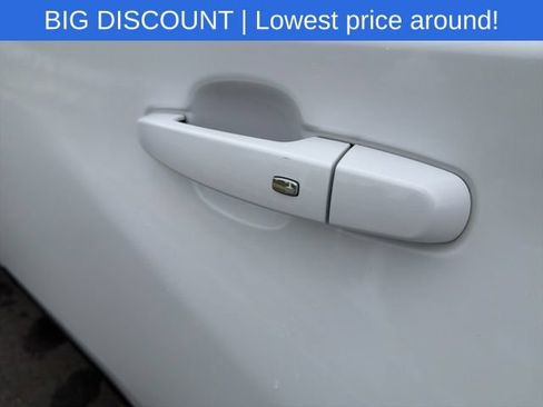 Used 2023 Chevrolet Traverse LT AWD/4WD image 17