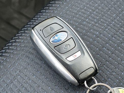 Used 2021 Subaru Ascent Premium w/ Convenience Package image 33