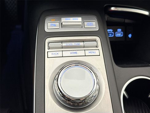 Used 2024 Genesis GV70 2.5T w/ Advanced Package AWD/4WD image 28