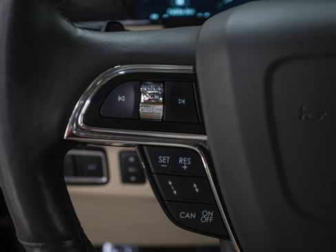 Used 2021 Lincoln Navigator L Reserve w/ Luxury Package AWD/4WD image 25