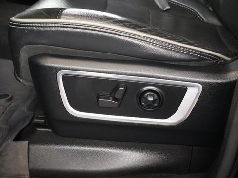 Used 2021 RAM 1500 Laramie AWD/4WD image 13