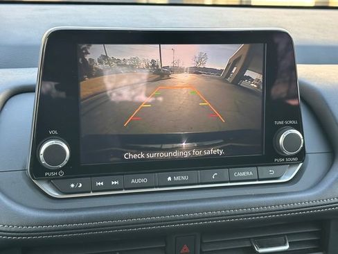 Used 2024 Nissan Rogue SV image 22