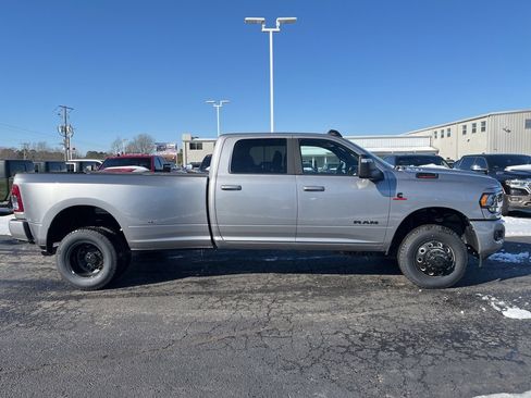 Used 2024 RAM 3500 Big Horn w/ Night Edition image 4