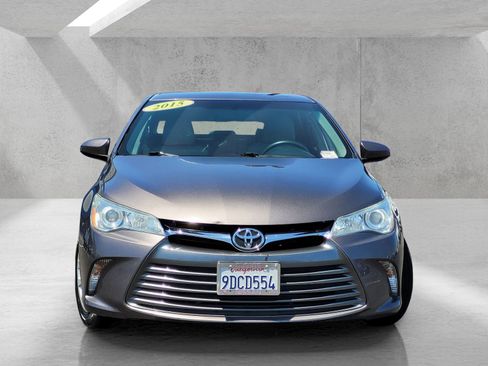 Used 2015 Toyota Camry LE FWD image 2