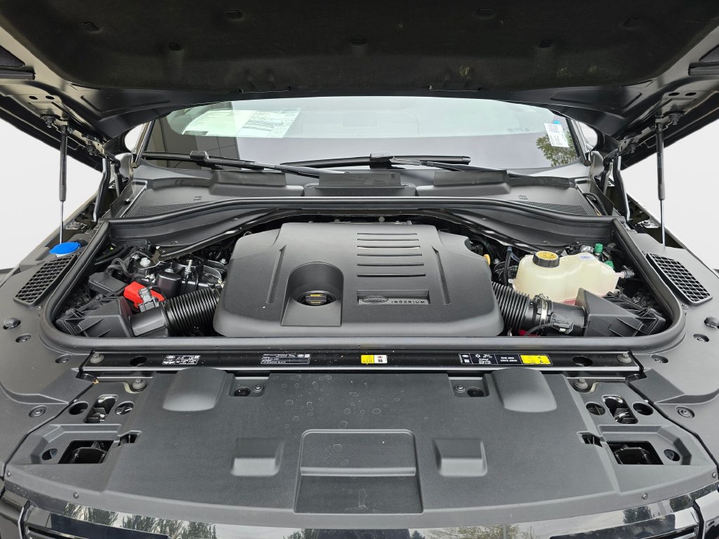 New 2027 Land Rover Range Rover Sport Dynamic SE AWD/4WD image 32