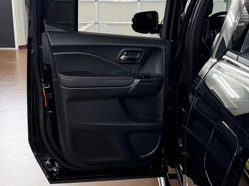 Used 2023 Honda Ridgeline Black Edition image 32