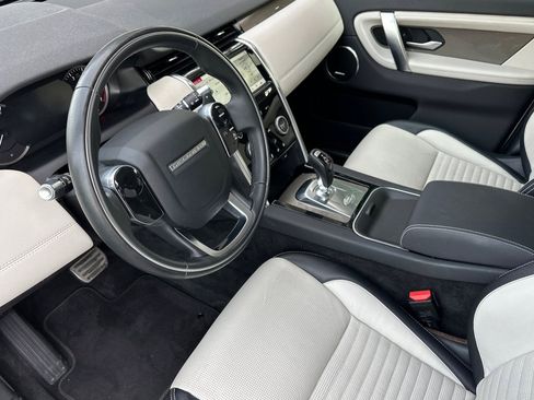 Used 2020 Land Rover Discovery Sport SE R-Dynamic image 5
