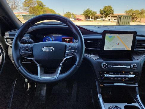 Used 2020 Ford Explorer Platinum image 6