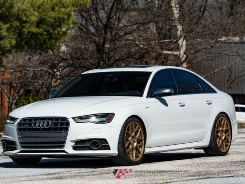 Used 2016 Audi S6 Prestige w/ Prestige Package image 4