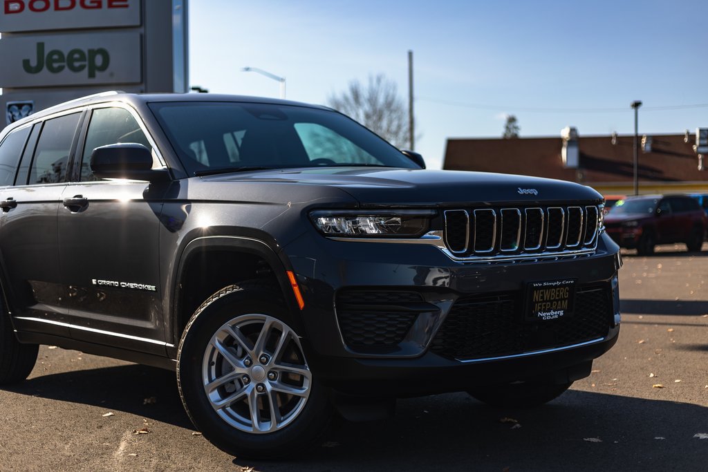 New 2025 Jeep Grand Cherokee Laredo X w/ Trailer Tow Package AWD/4WD image 3