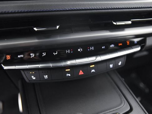 Used 2024 Cadillac XT4 Sport image 22