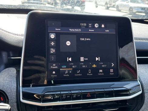 Certified 2025 Jeep Compass Sport w/ Mopar Graphics Package image 16