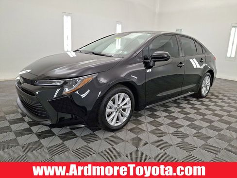 Certified 2026 Toyota Corolla LE w/ LE Premium Package image 1