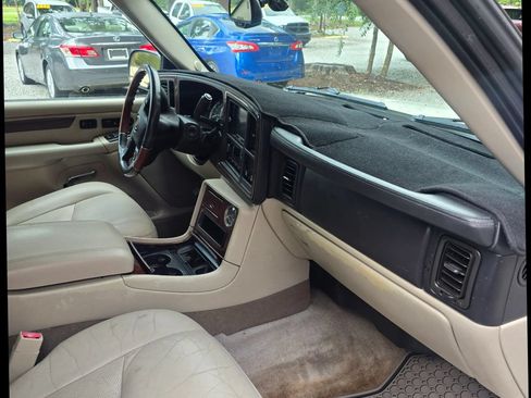 Used 2006 Cadillac Escalade AWD image 7