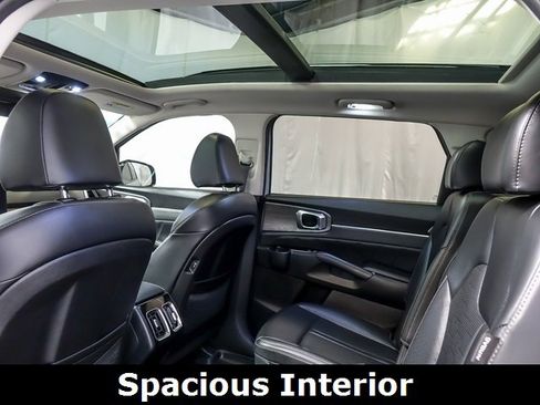 Used 2024 Kia Sorento SX image 16